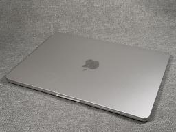 Like new Apple Macbook Air M2 for sale image 2