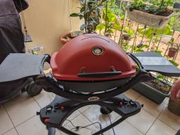 Weber Bbq with stand image 1