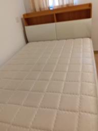 Queen size bed and back care mattress image 5