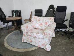 One armchair in very good condition image 1
