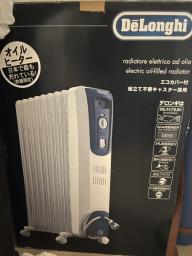 Delonghi 9 fin heater with box image 1