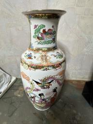 A used Vase image 1