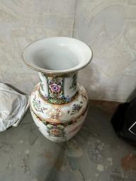 A used Vase image 2