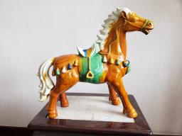 Porcelain Horse with Sancai Style Glaze image 3