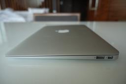 Apple Macbook Air 11 inch image 5