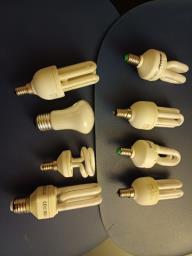 Various light bulbs x 8 image 1