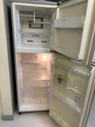 Mitsubishi 2-door refrigerator image 2