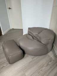 Bean sofa with footrest image 1