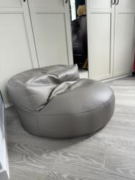 Bean sofa with footrest image 3