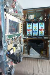 Geniune Slots Machine from Japan image 5