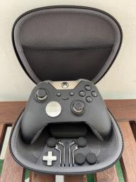 Xbox One Elite Controller image 1