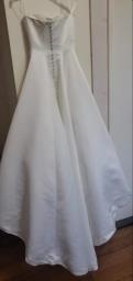 Cream Strapless Wedding Gown with Train image 5