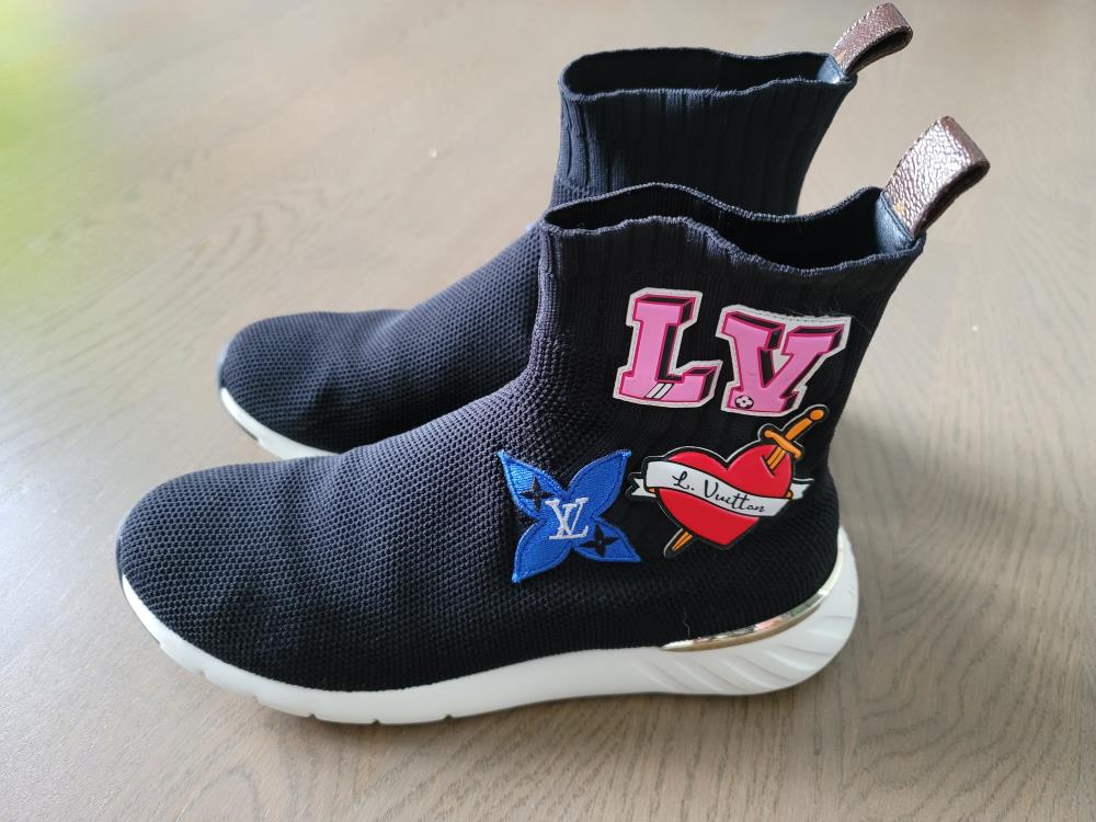 LOUIS VUITTON Womens LV Black Heart Sock Sneaker