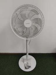 Sanshin Standing Fan with Remote Control image 1