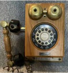 Antique phone image 1
