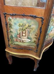 Made in Italy cabinet image 9