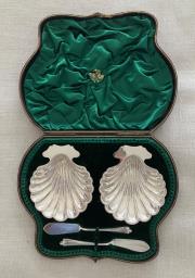 Silver Butter Shell Dishes  Knives image 1