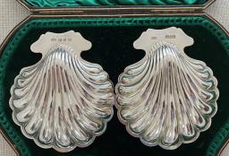 Silver Butter Shell Dishes  Knives image 6