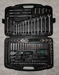 Complete tool set for car repairs image 1