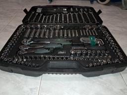 Complete tool set for car repairs image 2