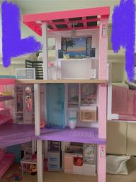Toys- Barbies House image 1