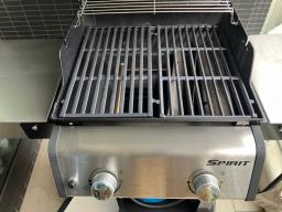 Weber E-215 Spirit grill like new cond image 5
