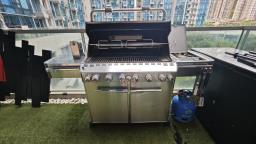 Weber Summit S670 Gas Grill image 2