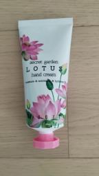 Jigott Secret Garden Lotus Hand Cream image 3