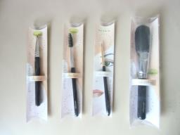Make-up brushes image 1