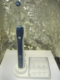 Oral B Pro Care 3000 Electric Toothbrush image 1