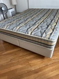 Double bed with deluxe mattress image 3