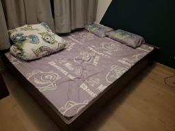 King size bed image 1
