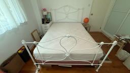 Last call Country chic wrought iron bed image 3