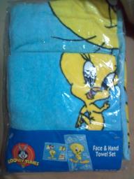 Looney Tunes Tweety Bird face hand towel image 1