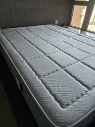 Mattress 15m x 2m in excellent conditio image 1