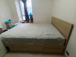 Queen size bed and mattress image 1