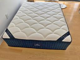 Queen size mattress for sale image 2