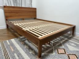Queen size solid wood bed image 9