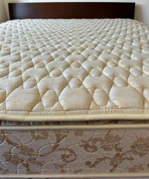 Queen Sized Mattress - Free image 4