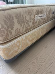 Selling Slumberland Royal Jewel Mattress image 2
