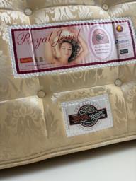 Selling Slumberland Royal Jewel Mattress image 4