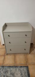 Chest of drawers image 1