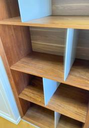 Solid wooden shelf with stunning grain image 4