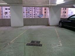 8 Conduit Rd Tycoon Court Big Car Park image 1