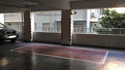 Large parking space Centralsypsw image 1