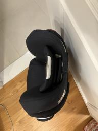 Used childrens car seat image 1