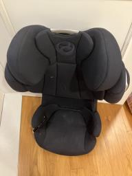 Used childrens car seat image 3