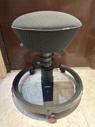 Aeris Swooper Air ergonomic stool image 2
