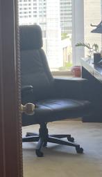 Black genuine leather office chair image 4