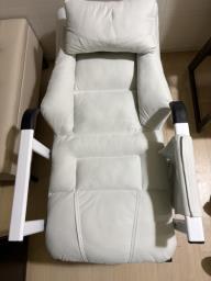 Brand new easy chair image 2